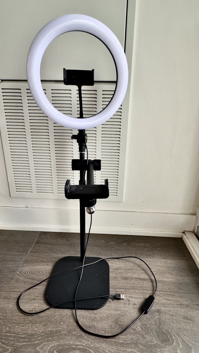 10.5” Ring Light desktop Stand with Phone Holders & Remote - photo 3