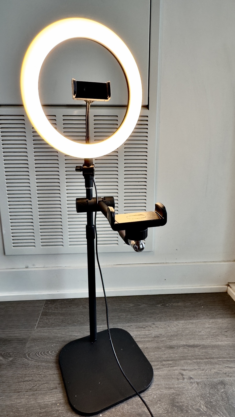10.5” Ring Light desktop Stand with Phone Holders & Remote - photo 4