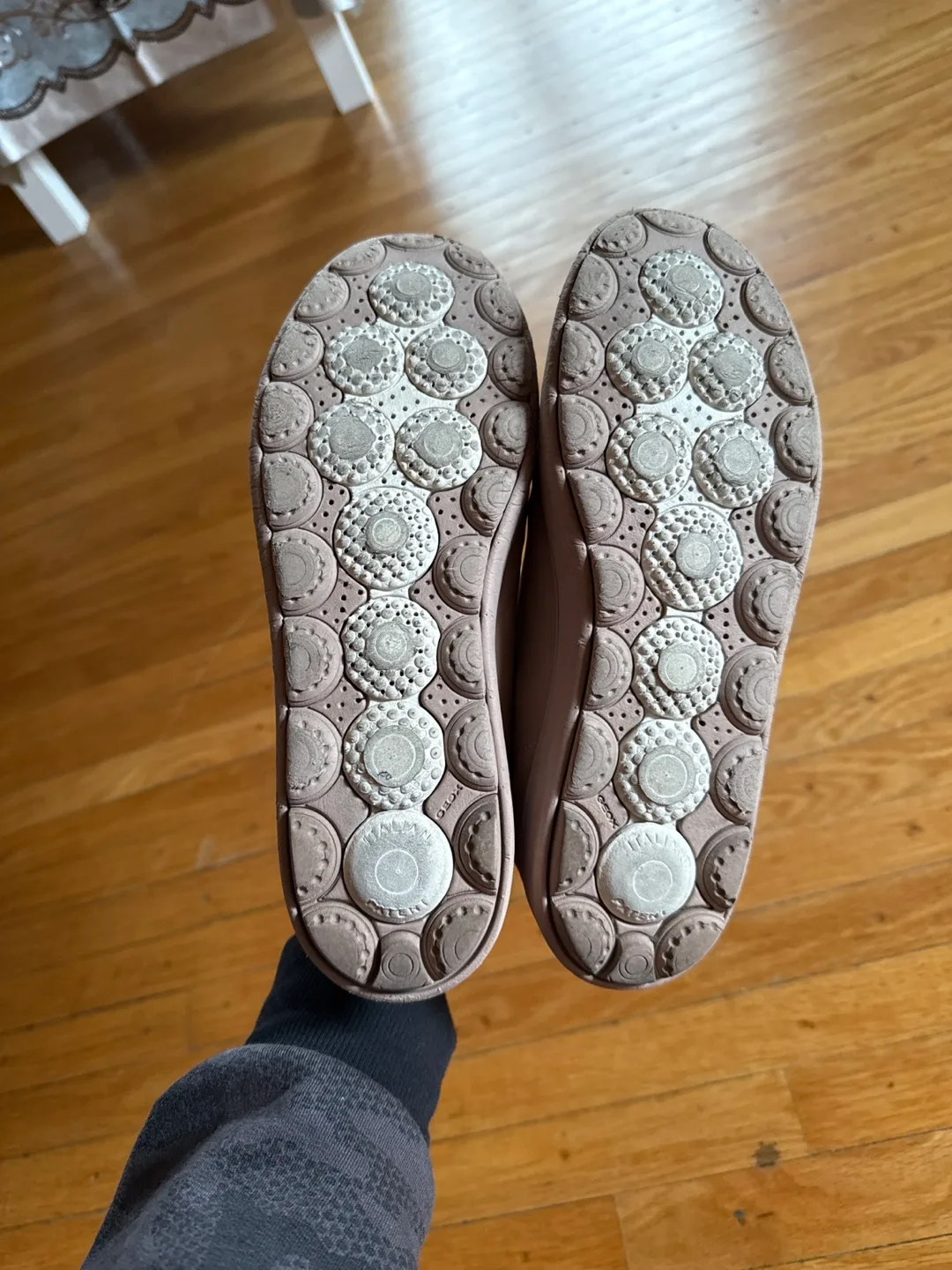 Spherica Women's GEOX Leather Sneakers - Size 8 #freecycle image indicator(5)