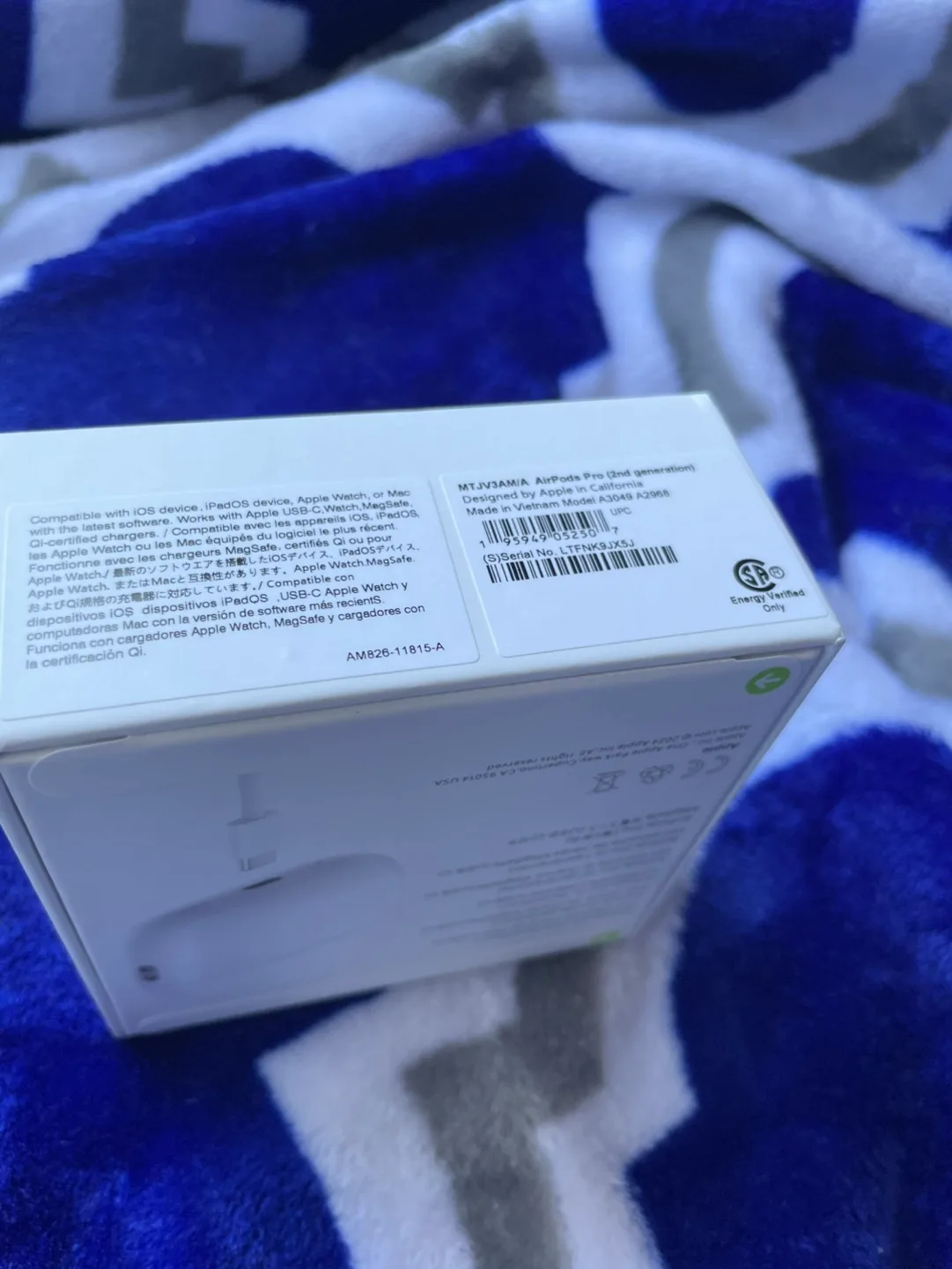 Apple AirPods Pro (2nd Generation) with MagSafe Charging Case image indicator(2)