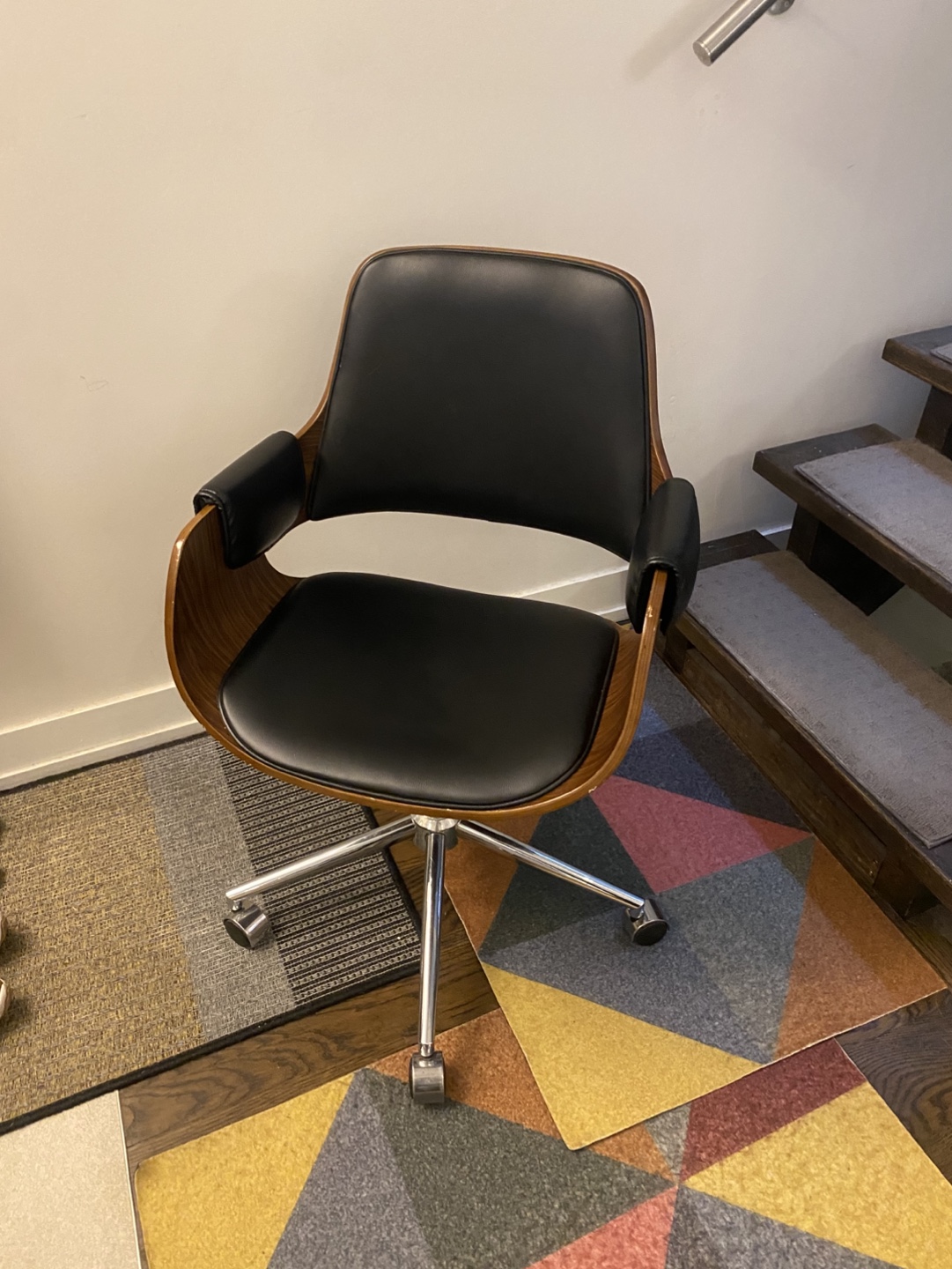 ONLY ONE LEFT - Mid-Century Modern Office Chairs- set of 4!! - photo 5
