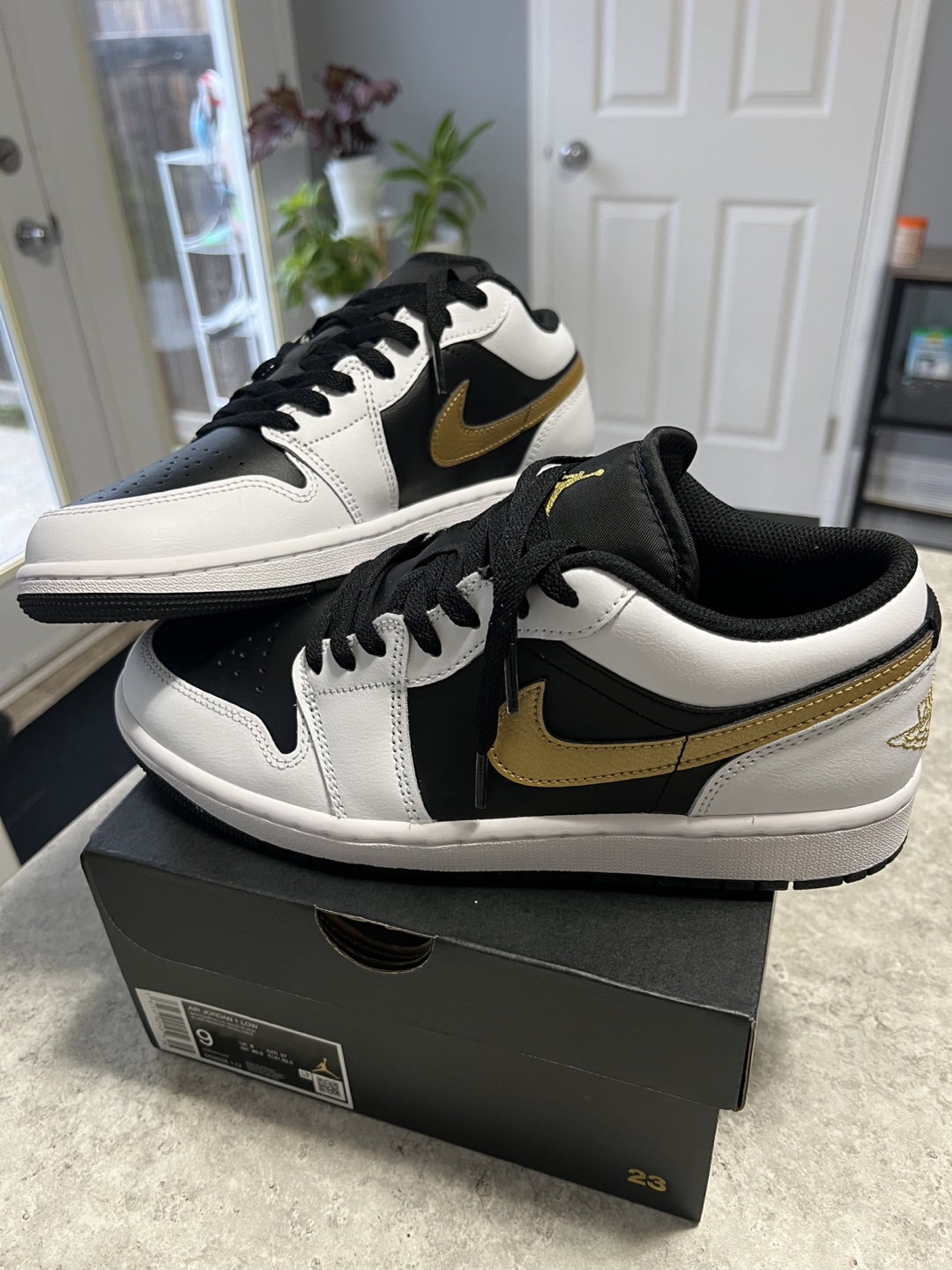 Air Jordan 1 Low - White/Metallic Gold-Black - Size 9 - photo 3