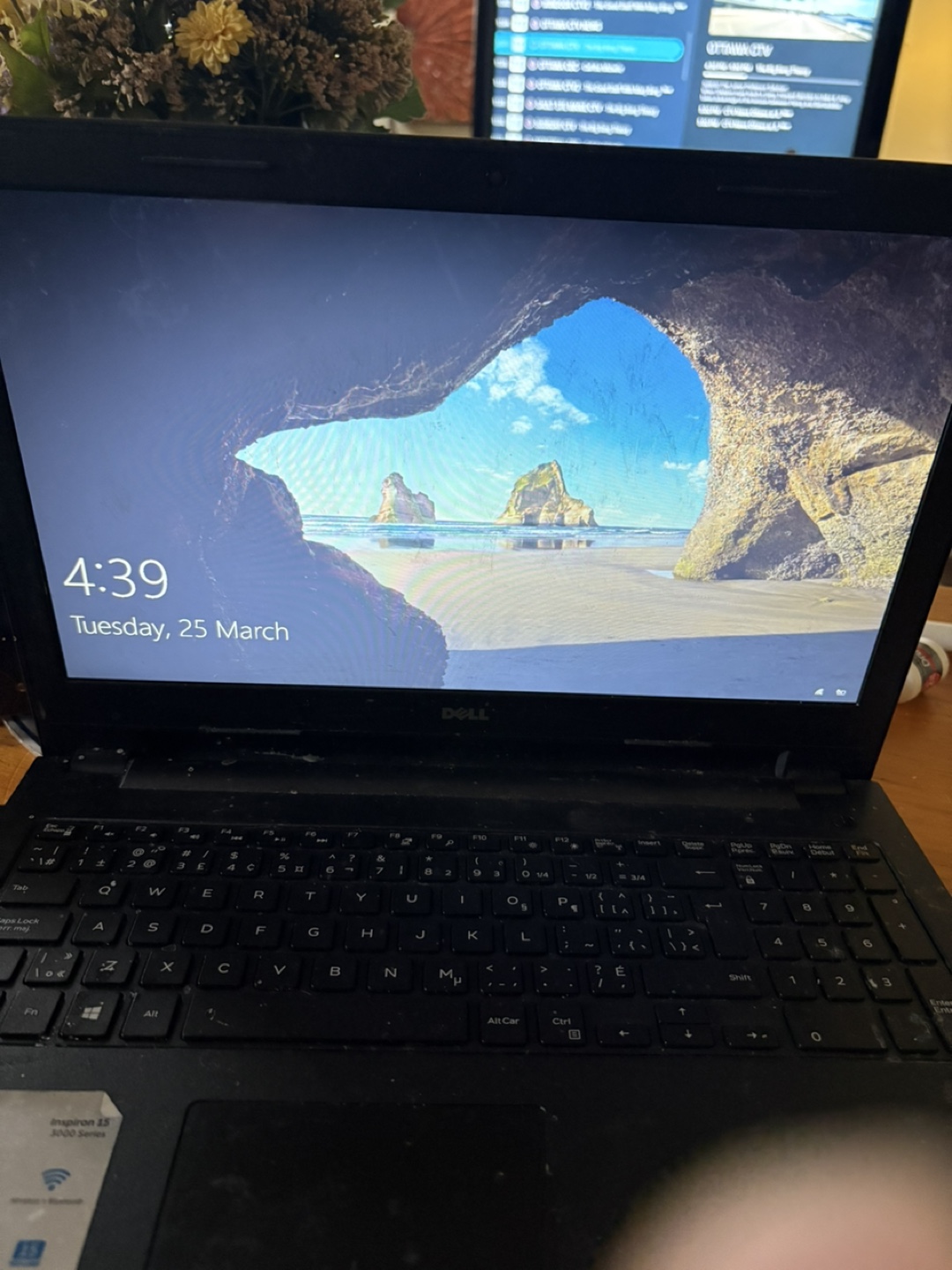 Dell Inspiron 3000 series laptop - photo 2