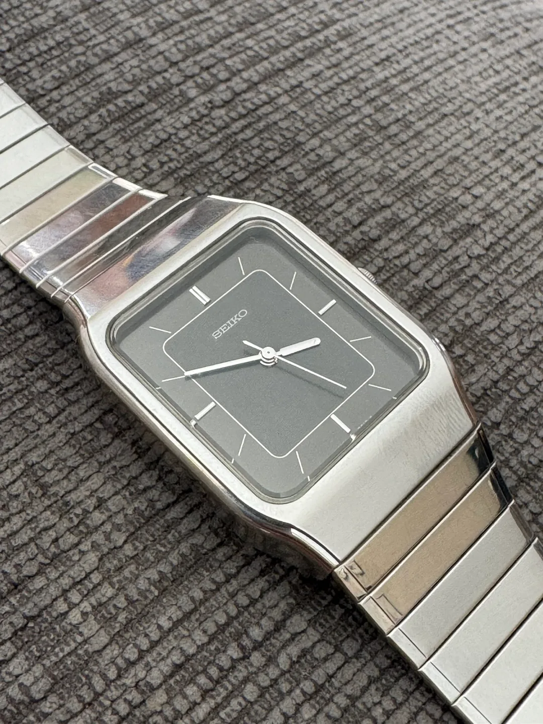 Seiko Vintage Quartz Watch 25mm 1996 5P31 image indicator(4)