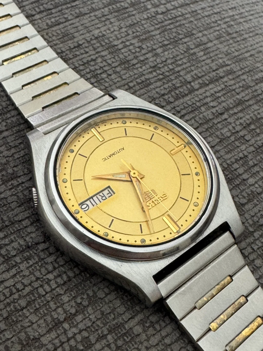 Seiko 5 Vintage Automatic Watch Gold 37mm 7009 image indicator(5)