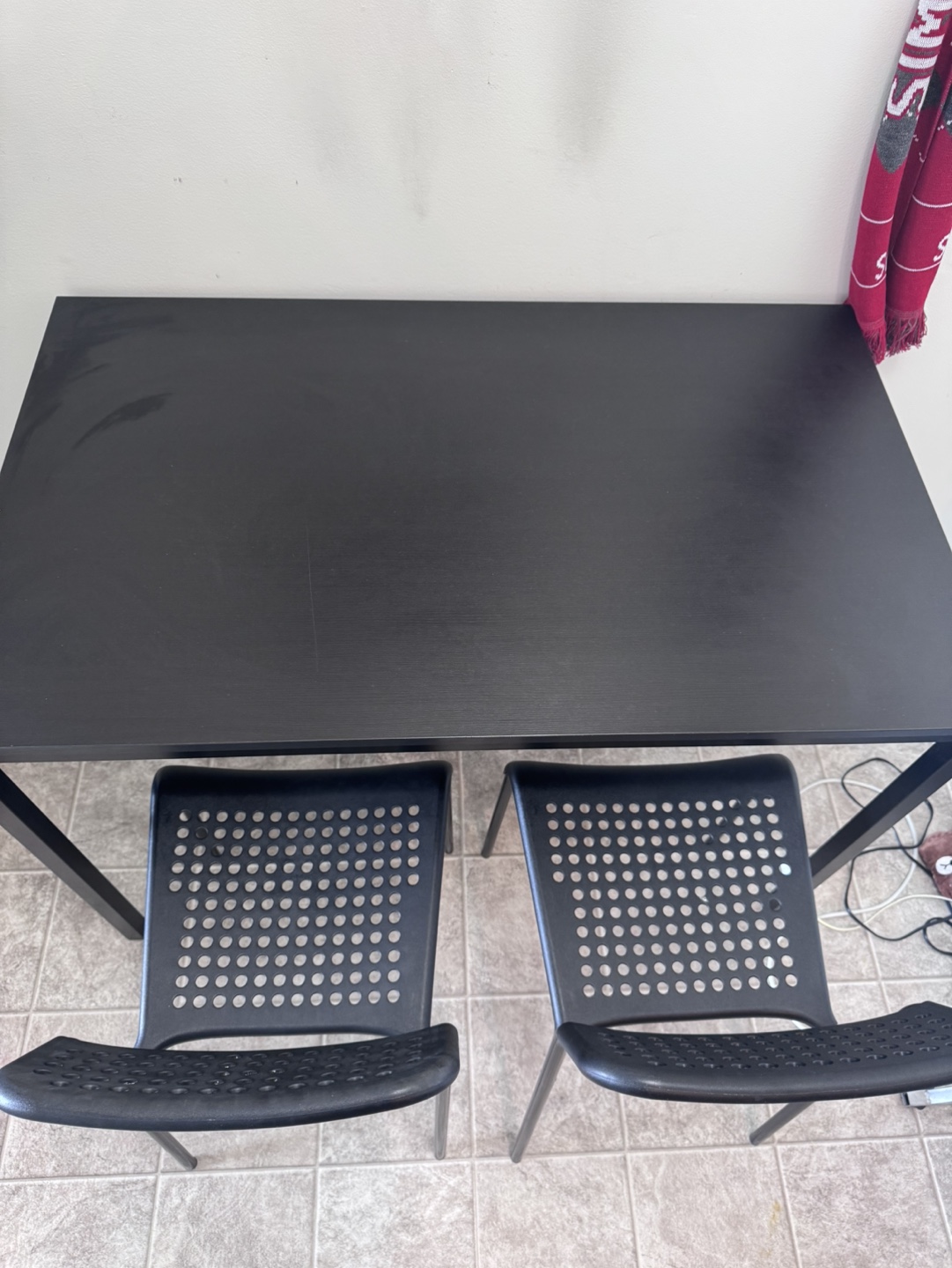 Table and Chair - photo 2