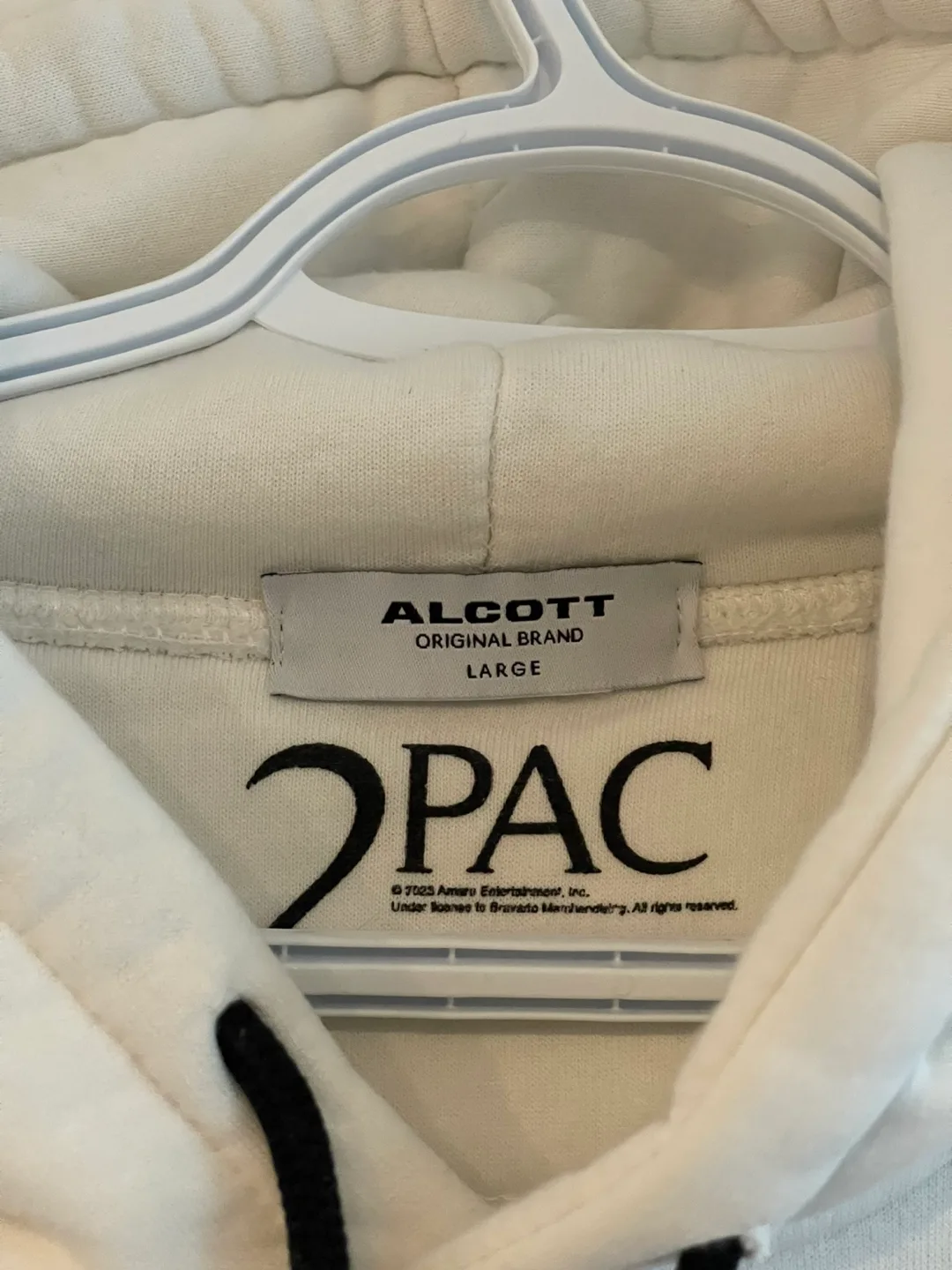 Tupac Hoodie - Size Large image indicator(3)