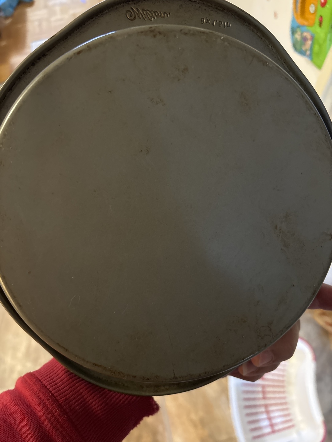 Wilton 8 inch round cake pan #freecycle - photo 3