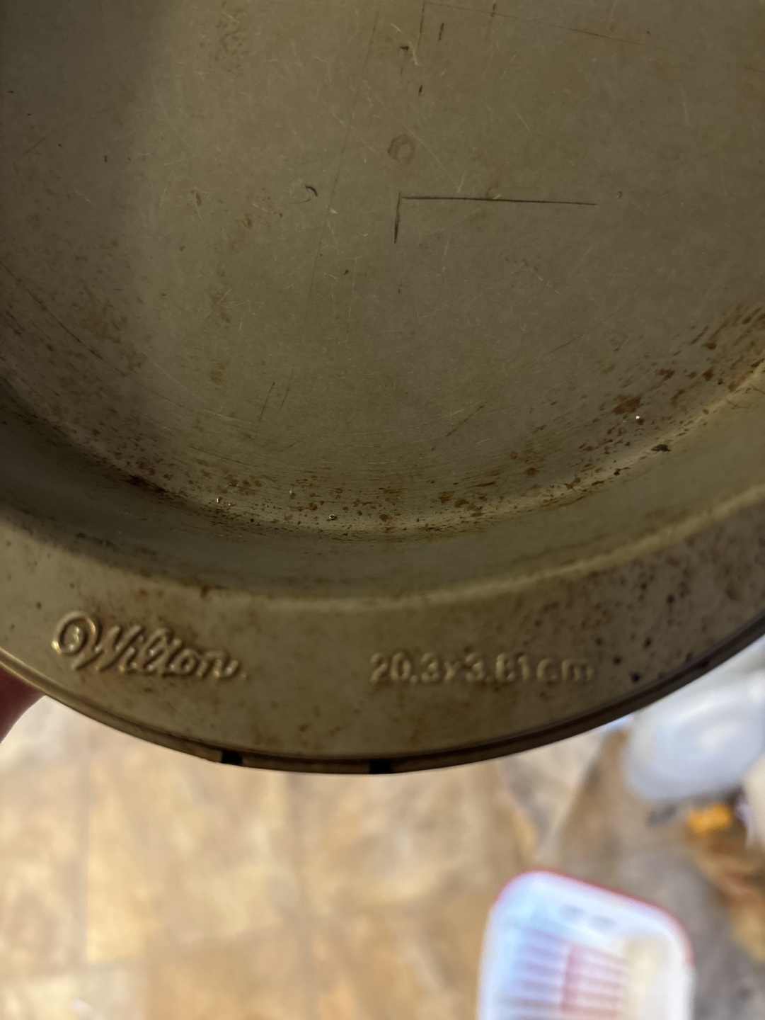 Wilton 8 inch round cake pan #freecycle - photo 2