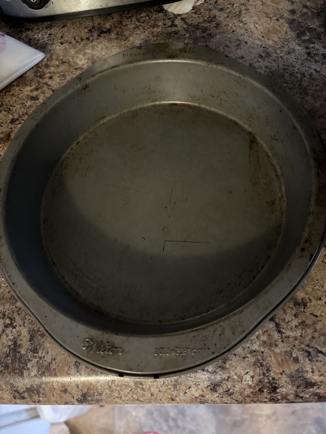 Wilton 8 inch round cake pan #freecycle