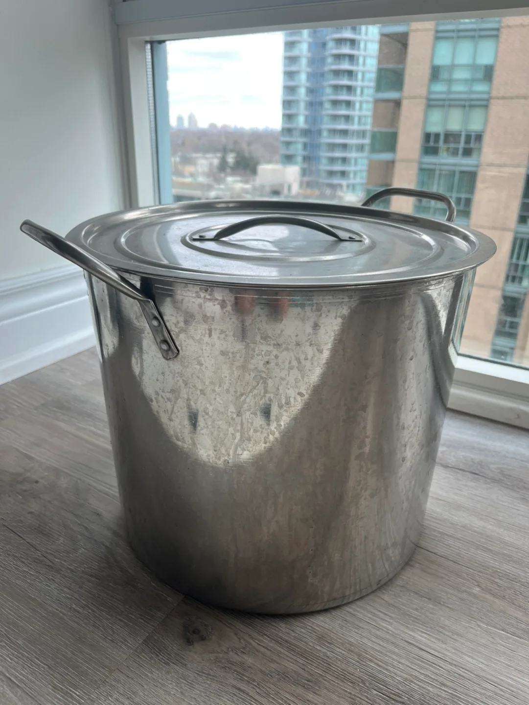 Large Stainless Steel Stock Pot with Lid thumbnail