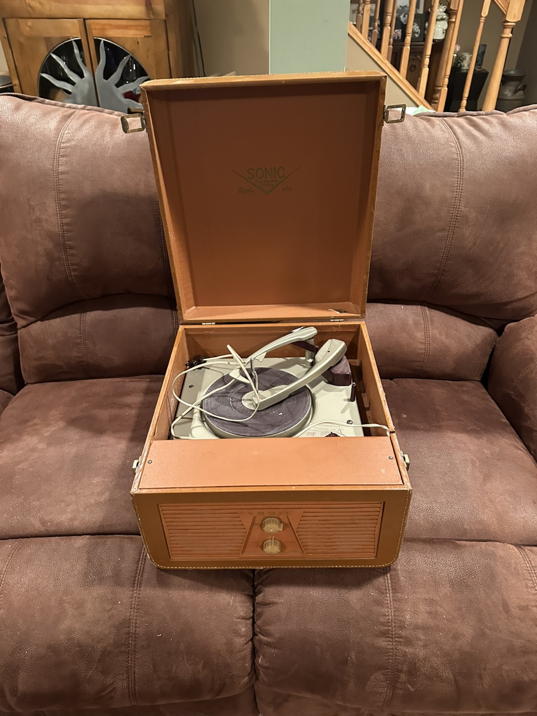 Vintage Sonic 470 Portable Record Player