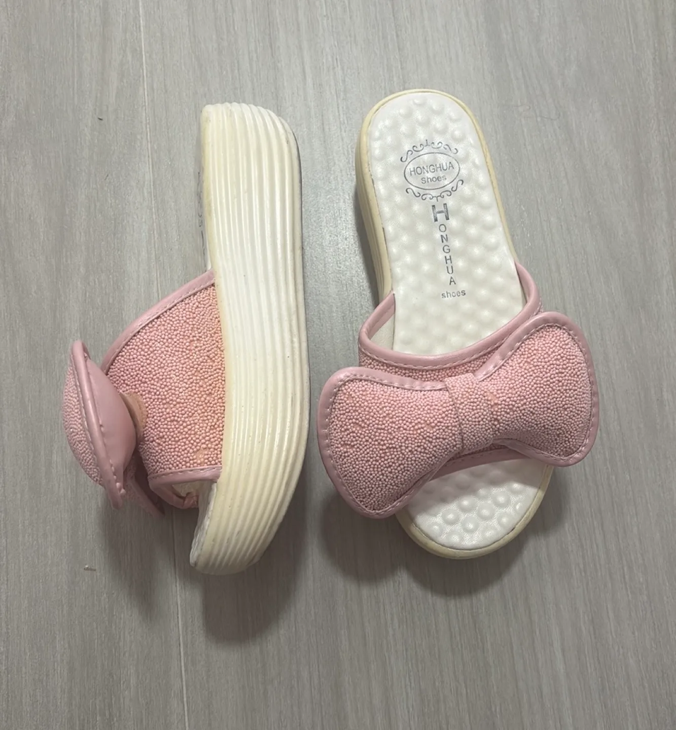Pink bow platform sandals/ slippers sz35 image indicator(2)