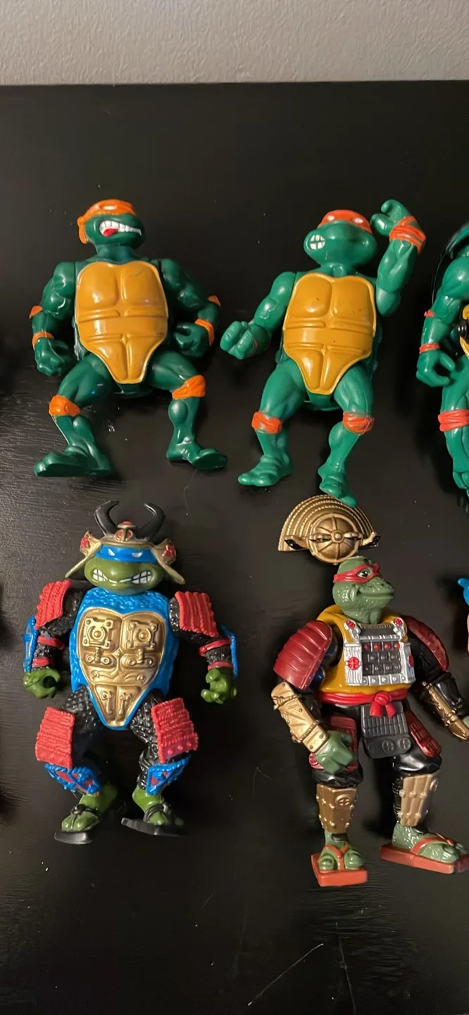 Vintage Teenage Mutant Ninja Turtles & Other Action Figures Lot image indicator(2)