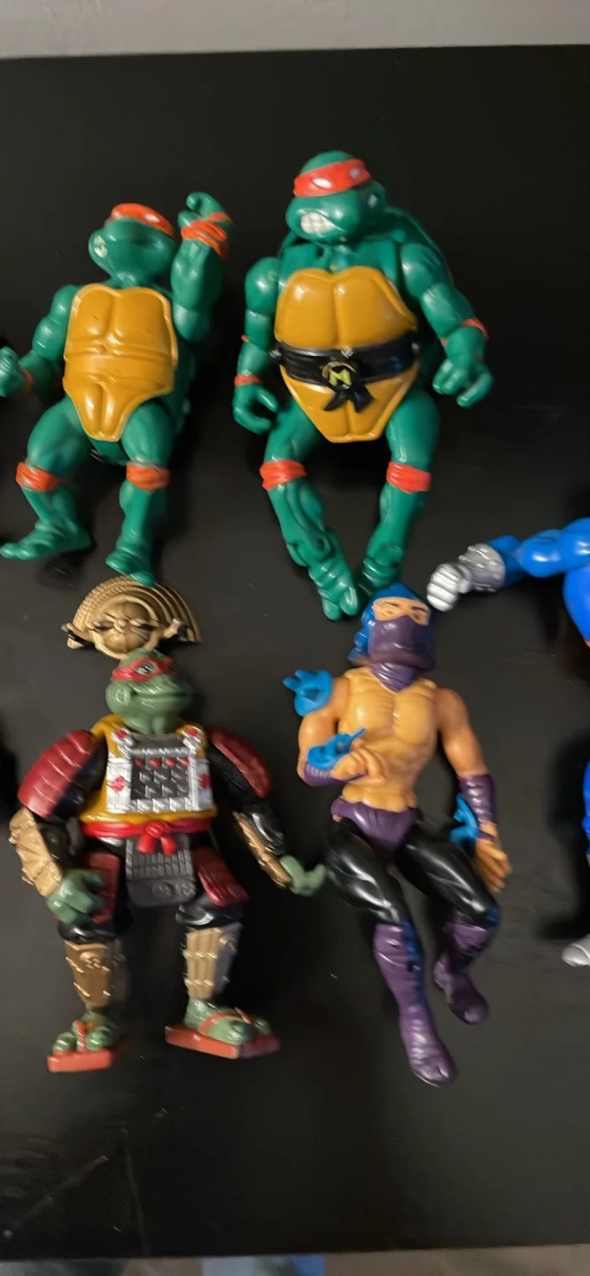 Vintage Teenage Mutant Ninja Turtles & Other Action Figures Lot image indicator(3)