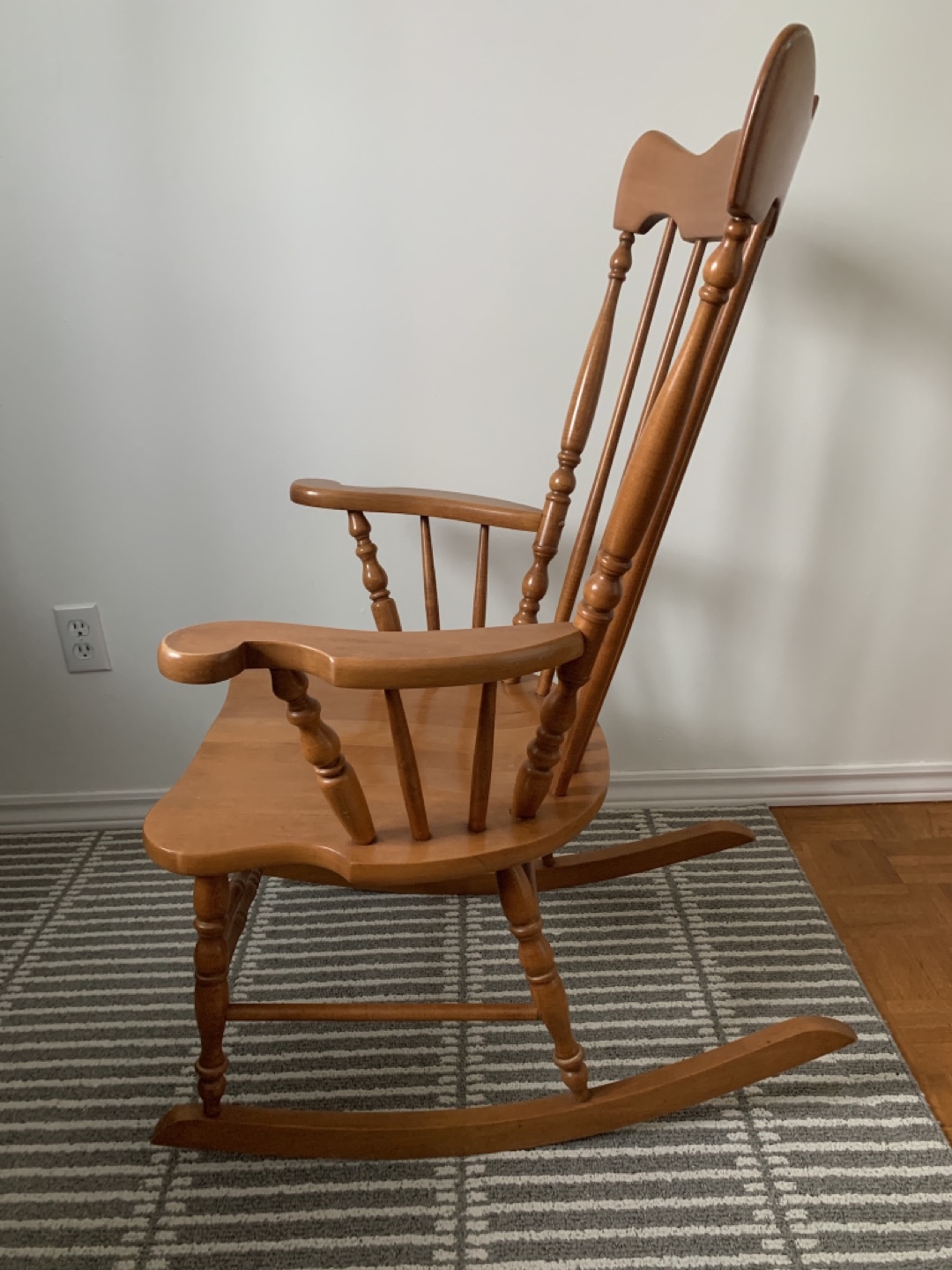 Wooden Rocking Chair - photo 5