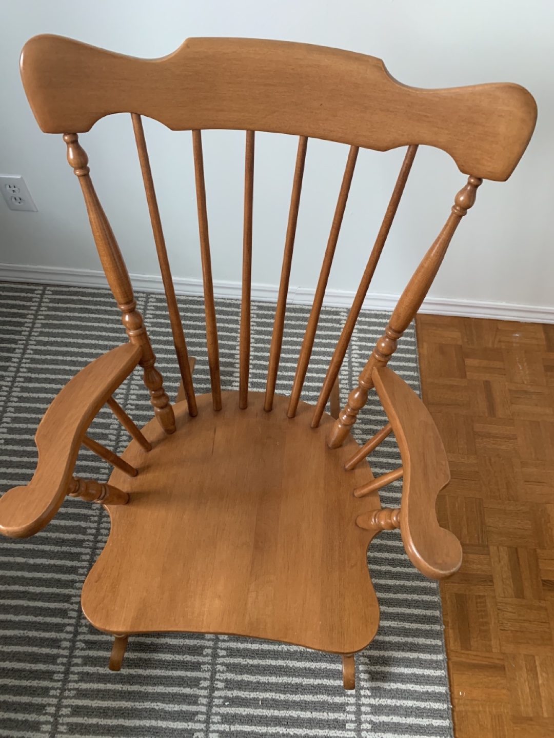 Wooden Rocking Chair - photo 2