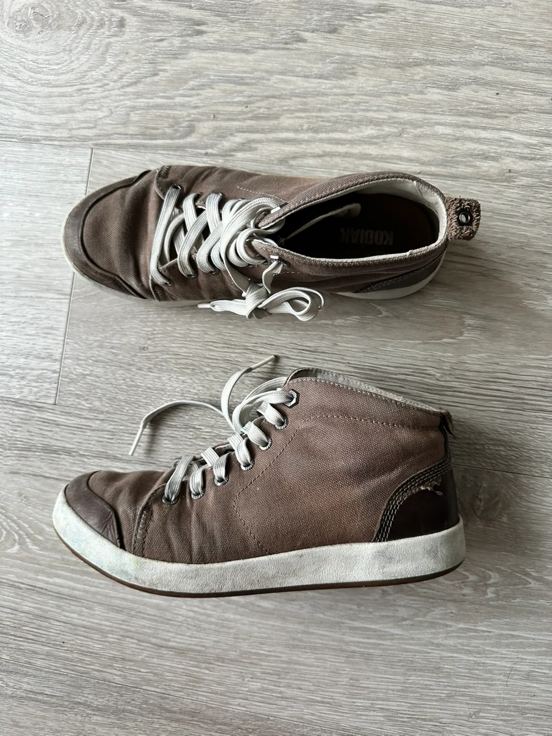 Kodiak Brown Canvas High-Top Sneakers image indicator(3)