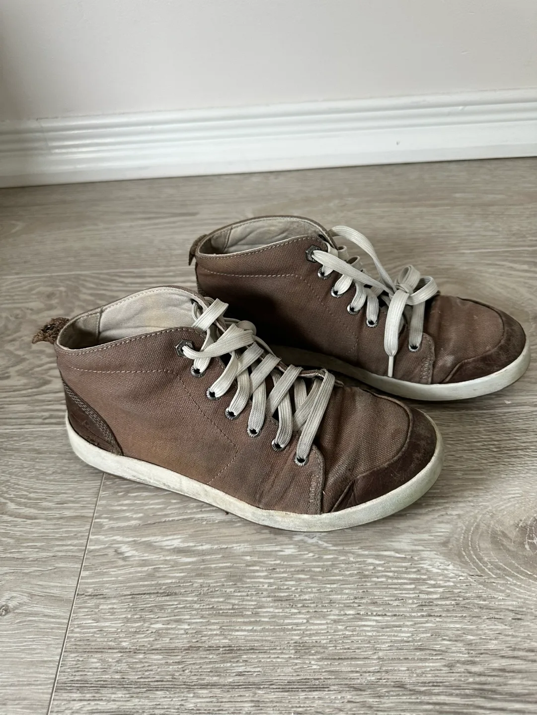 Kodiak Brown Canvas High-Top Sneakers image indicator(4)