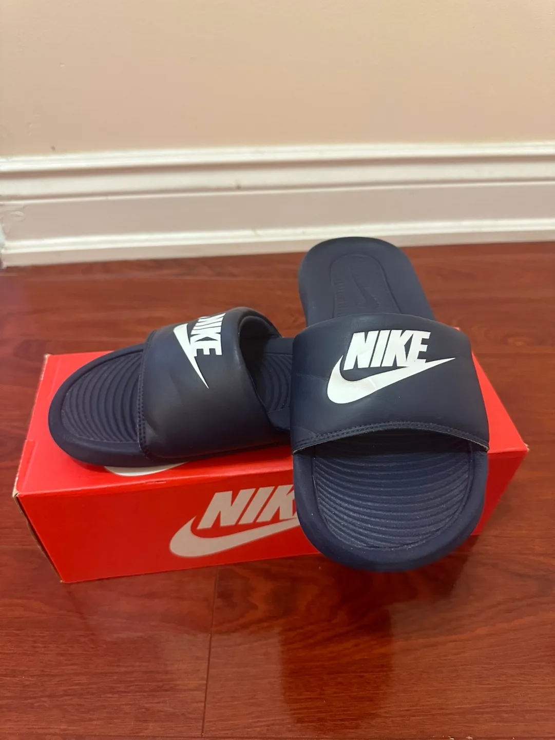Nike Victori One Slides - Size 7 image indicator(3)