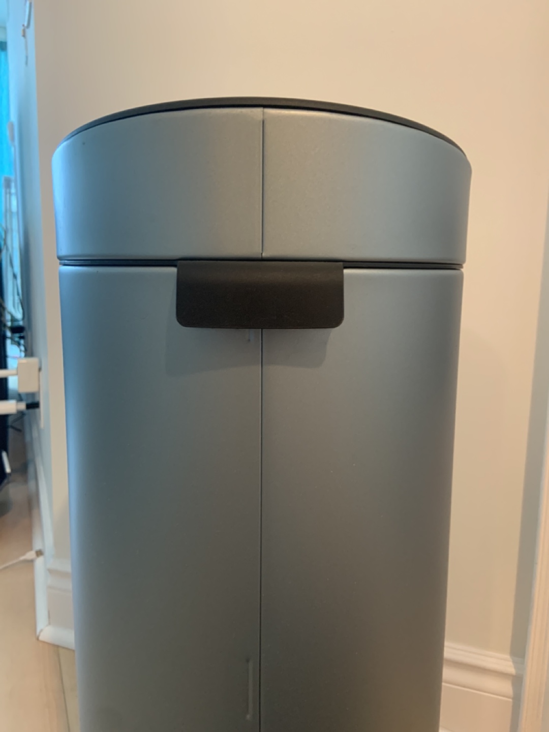 Brabantia Trash Bin - photo 4
