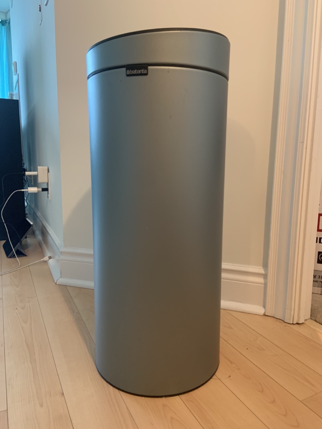 Brabantia Trash Bin - photo 3