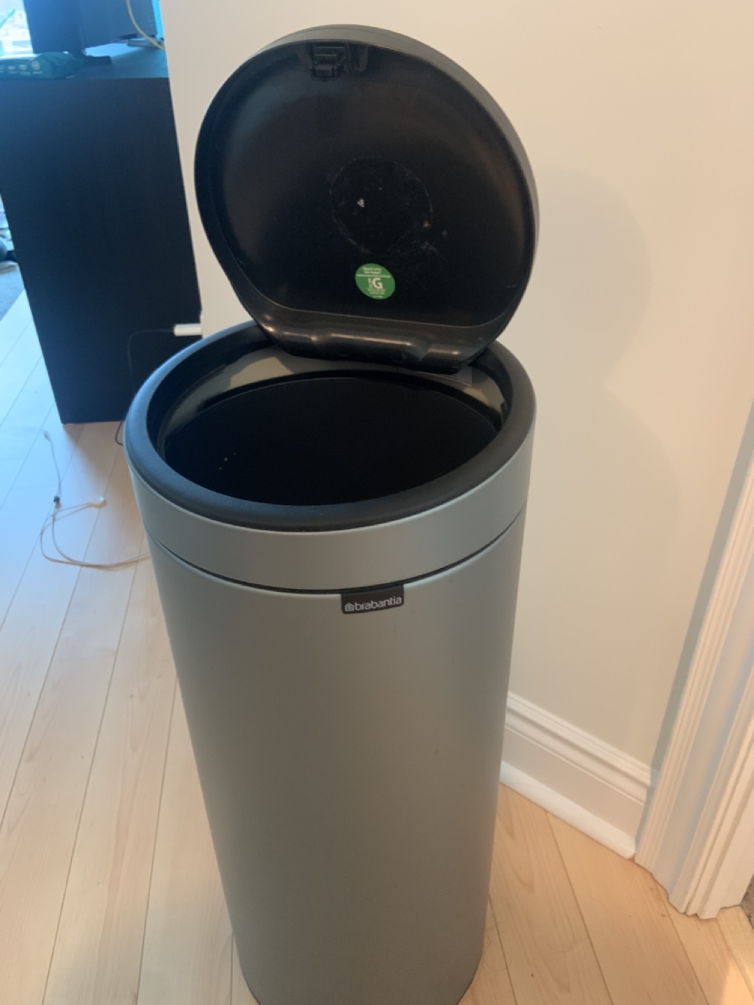 Brabantia Trash Bin - photo 2