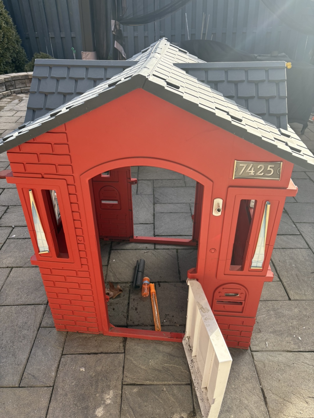 Little Tikes Playhouse - Red