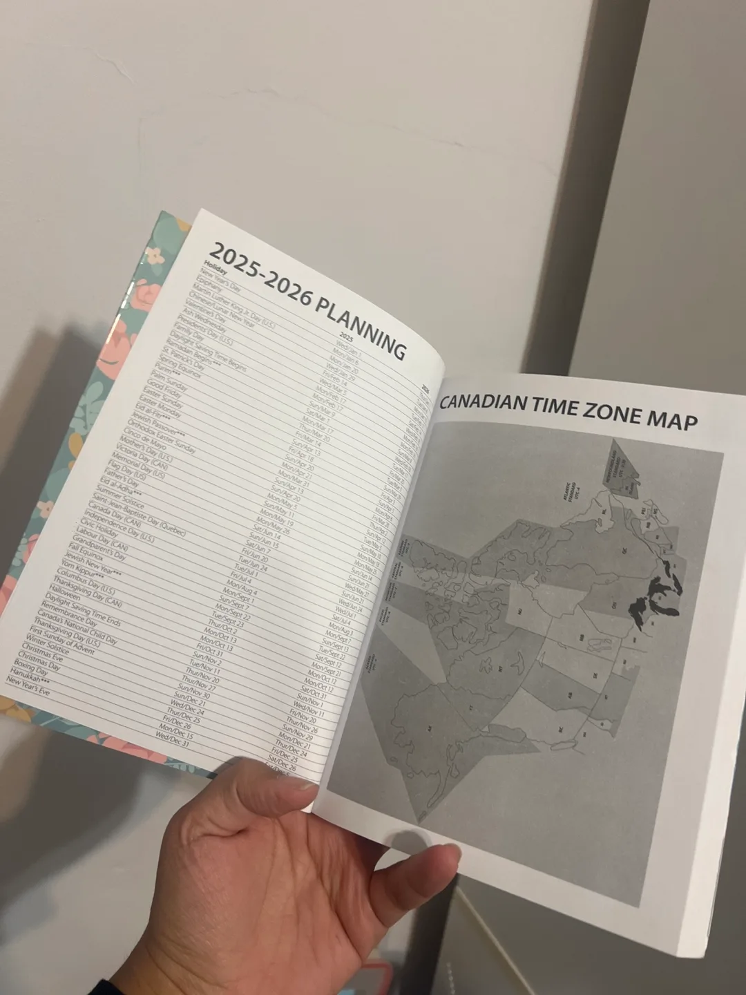 2025 Weekly & Monthly Planner image indicator(5)
