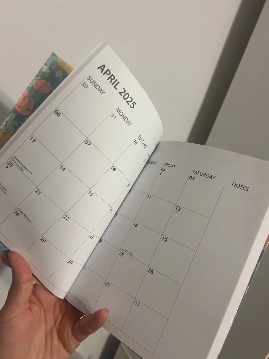 2025 Weekly & Monthly Planner image indicator(6)