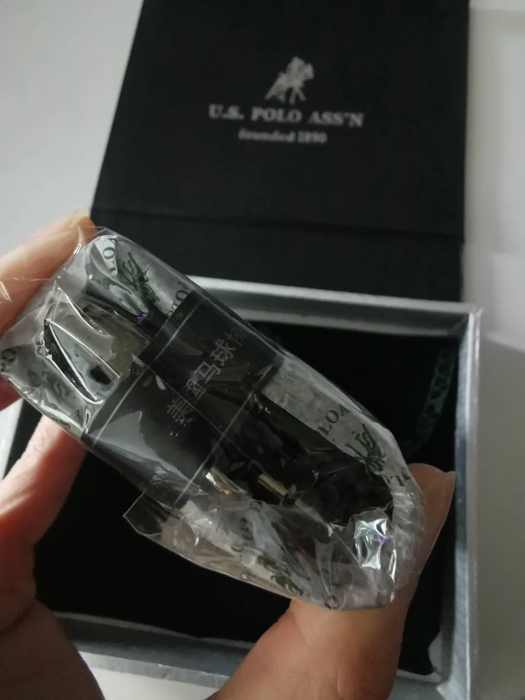 U.S. Polo Assn. Men's leather key case - New in Box image indicator(3)