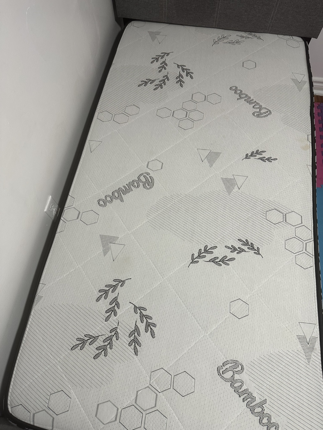 Bed and Mattress included - photo 4