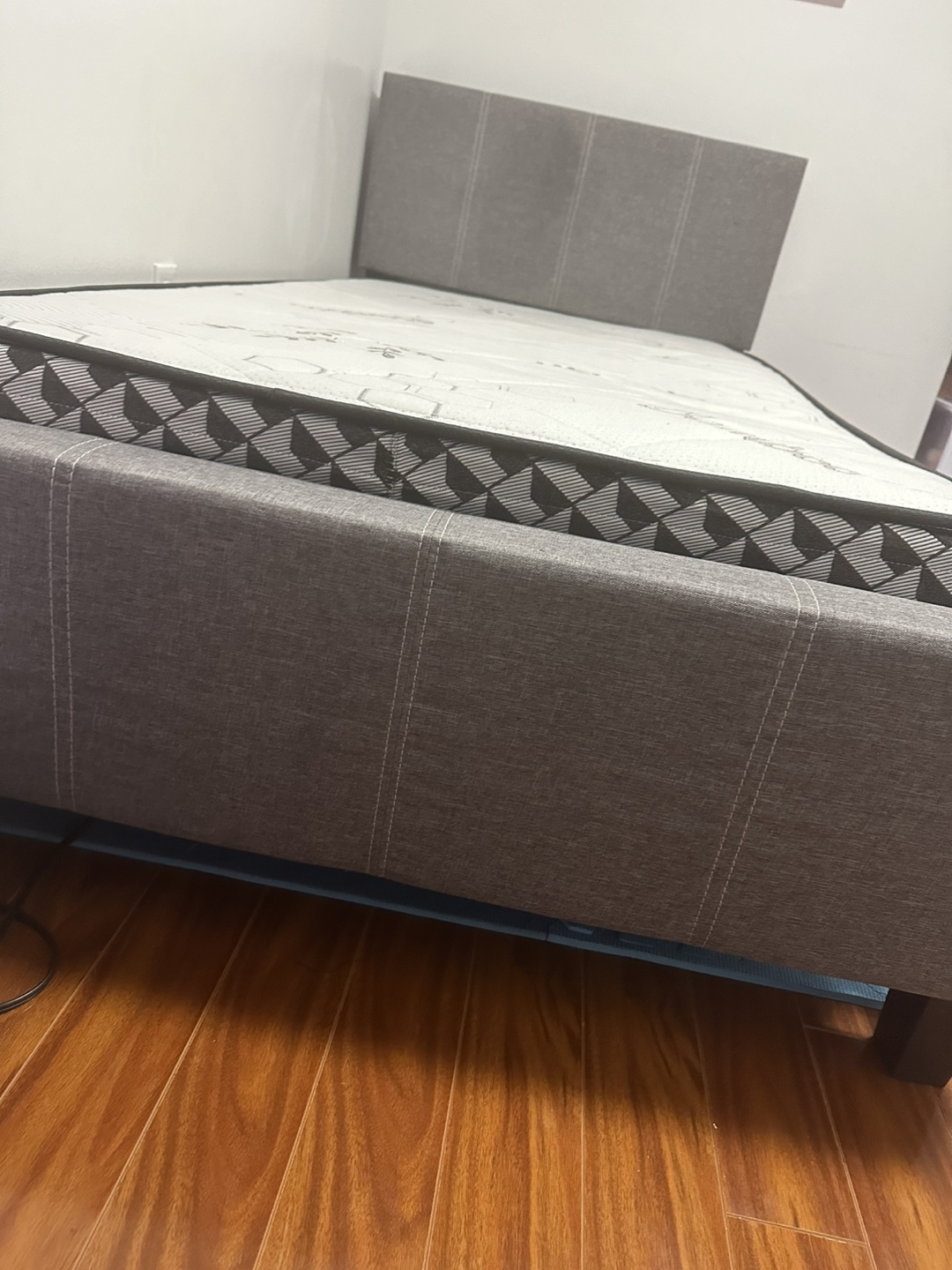 Bed and Mattress included - photo 3