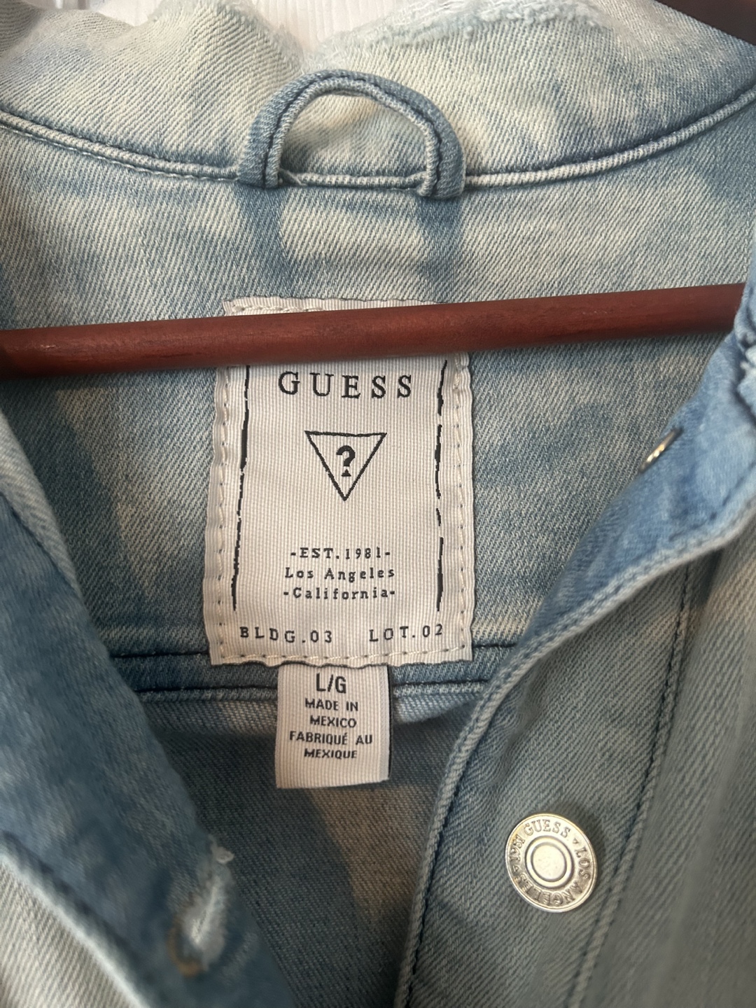 Vintage Guess Light Wash Denim Jacket - Size Large - photo 3