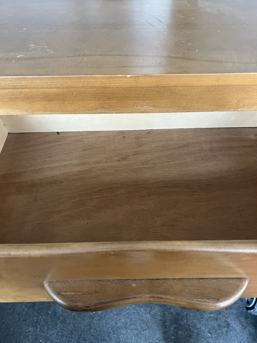 Very cute vintage wooden five drawer dresser - photo 3
