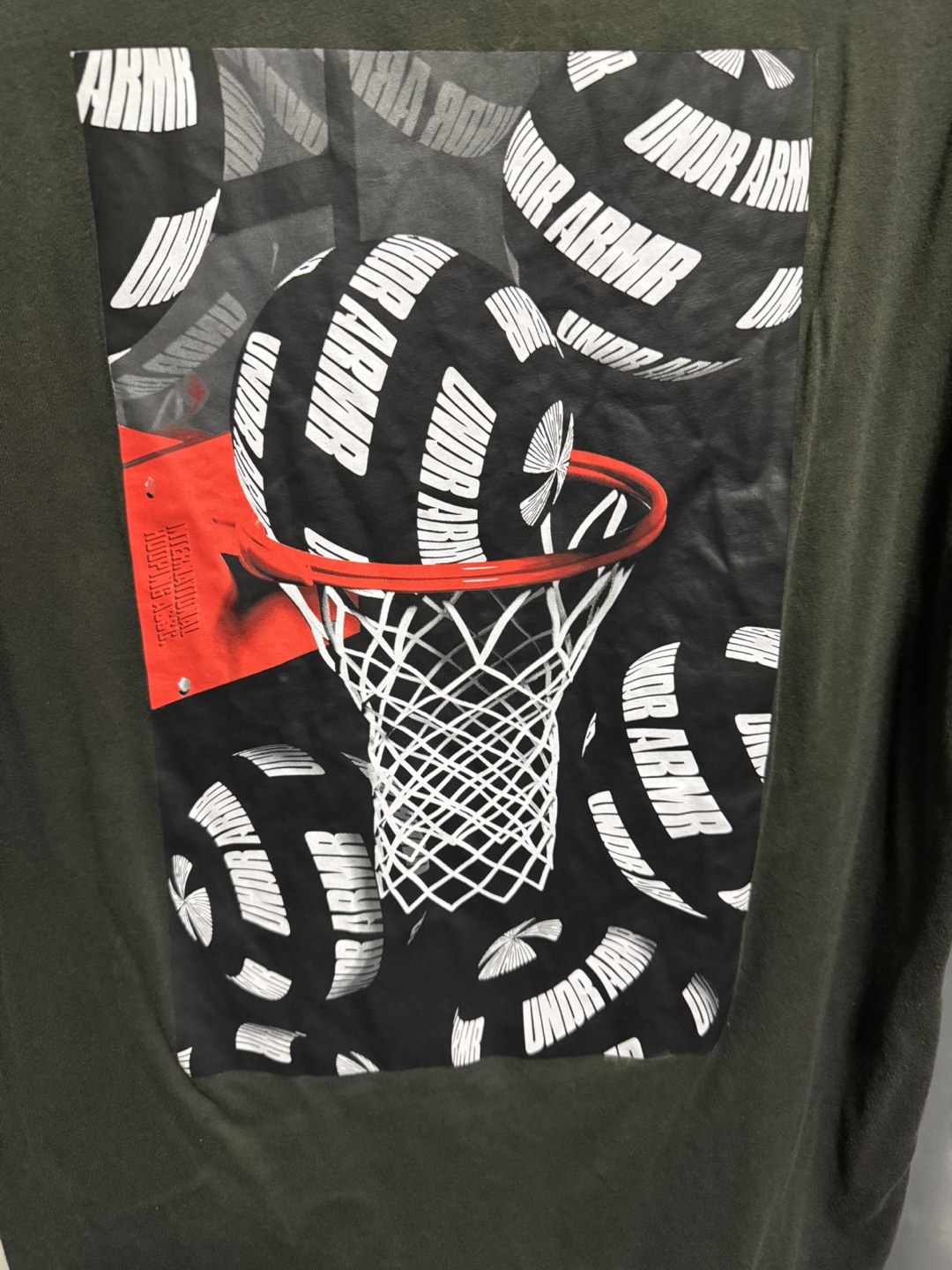 Under Armour Graphic Tee - Large - photo 4