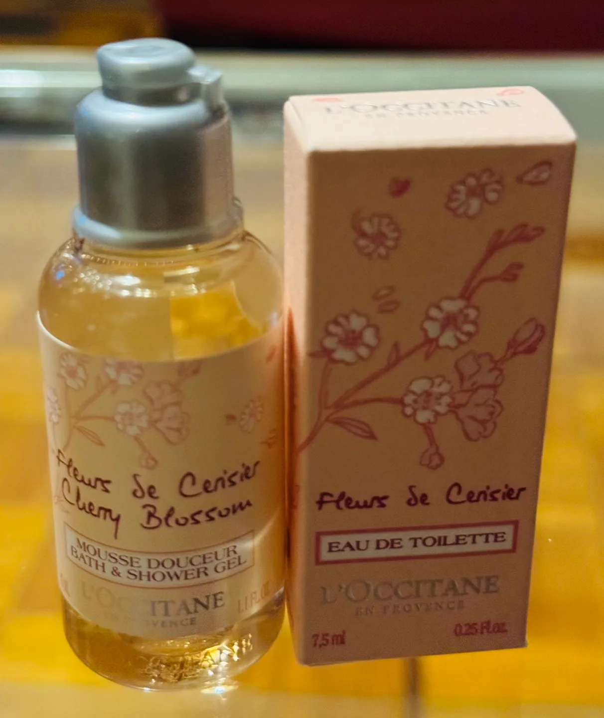 NEW L’Occitane Cherry  Blossom (Travel  Set) thumbnail