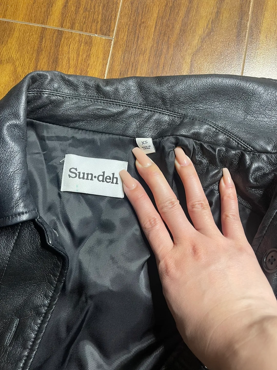 Sun-deh Black Leather Jacket - Size XS image indicator(2)