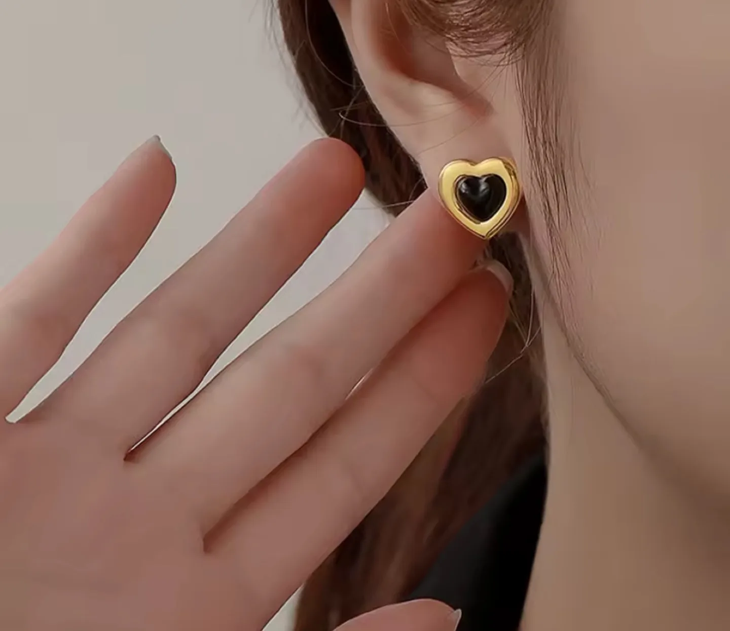 Non tarnish Gold Heart Necklace and Earrings Set image indicator(2)