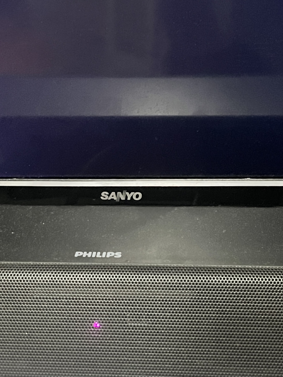 Sanyo Roku TV with Philips Soundbar - photo 4