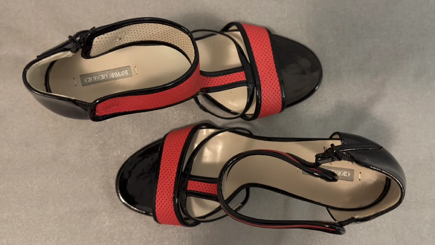 Giorgio Armani Women's Size 39 Heels image indicator(2)
