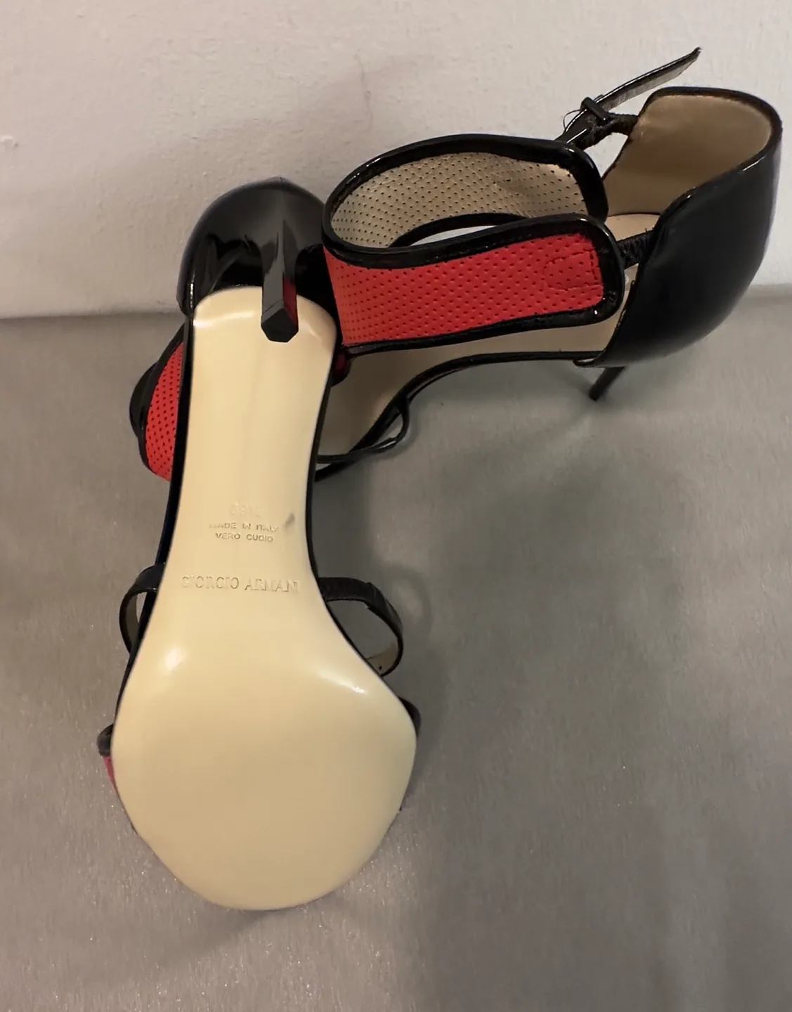 Giorgio Armani Women's Size 39 Heels image indicator(3)