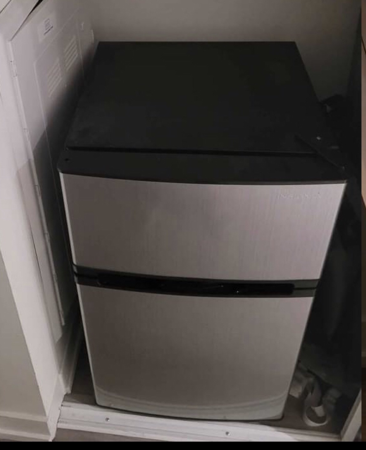 Insignia 3.2 cu. ft. Mini-Refrigerator - photo 2