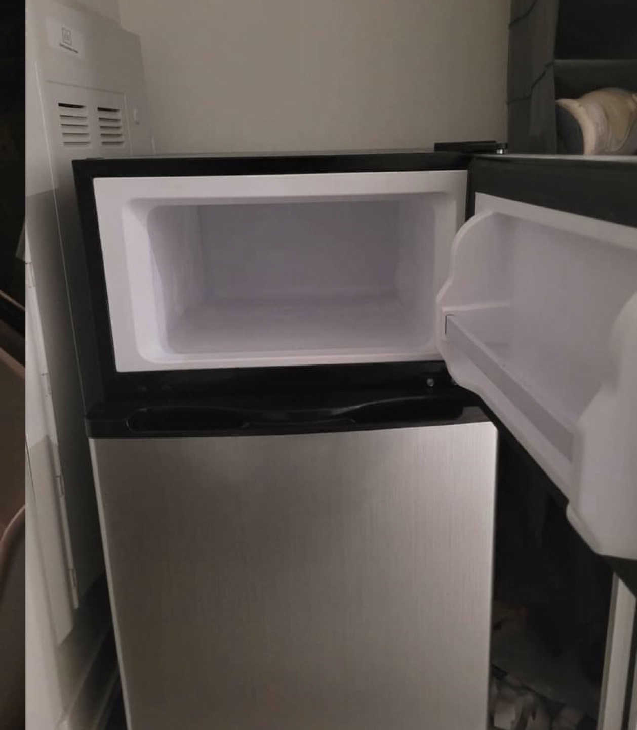 Insignia 3.2 cu. ft. Mini-Refrigerator - photo 4