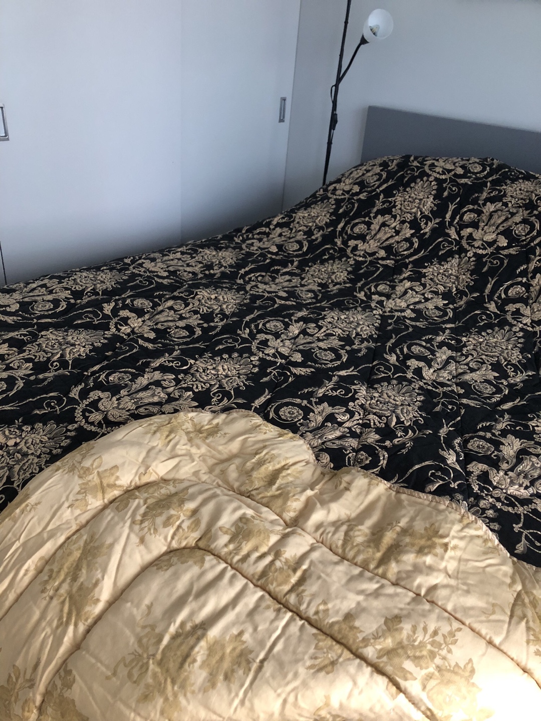 Queen-size Royal Sateen Quilt - Black and Gold - photo 2