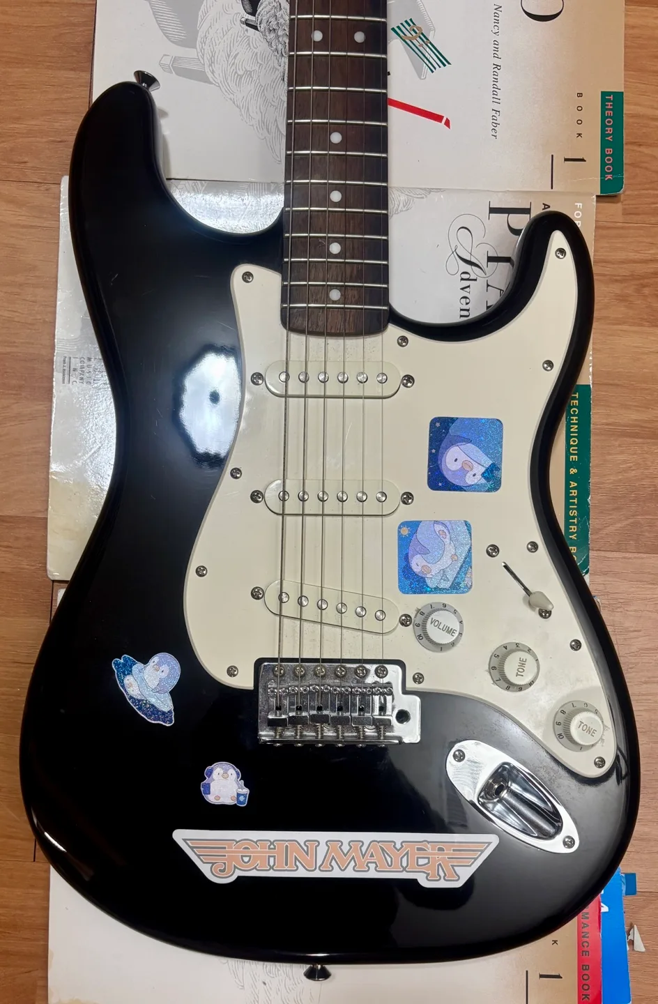 Squier Stratocaster Fender Electric Guitar - Black image indicator(2)