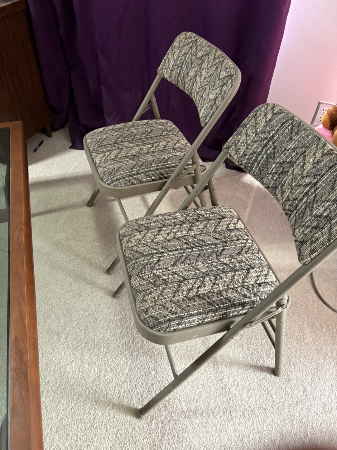 Pair of Vintage Folding Chairs & Mid-Century Modern Coffee Table - photo 3