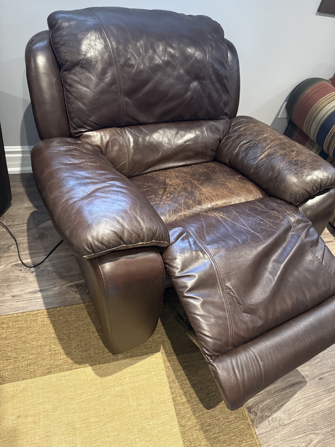 Brown Leather Recliner - photo 3