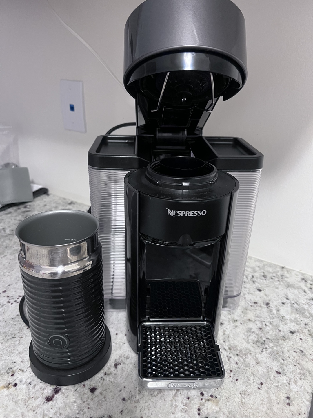 Nespresso Coffee Machine with Milk Frother - photo 2