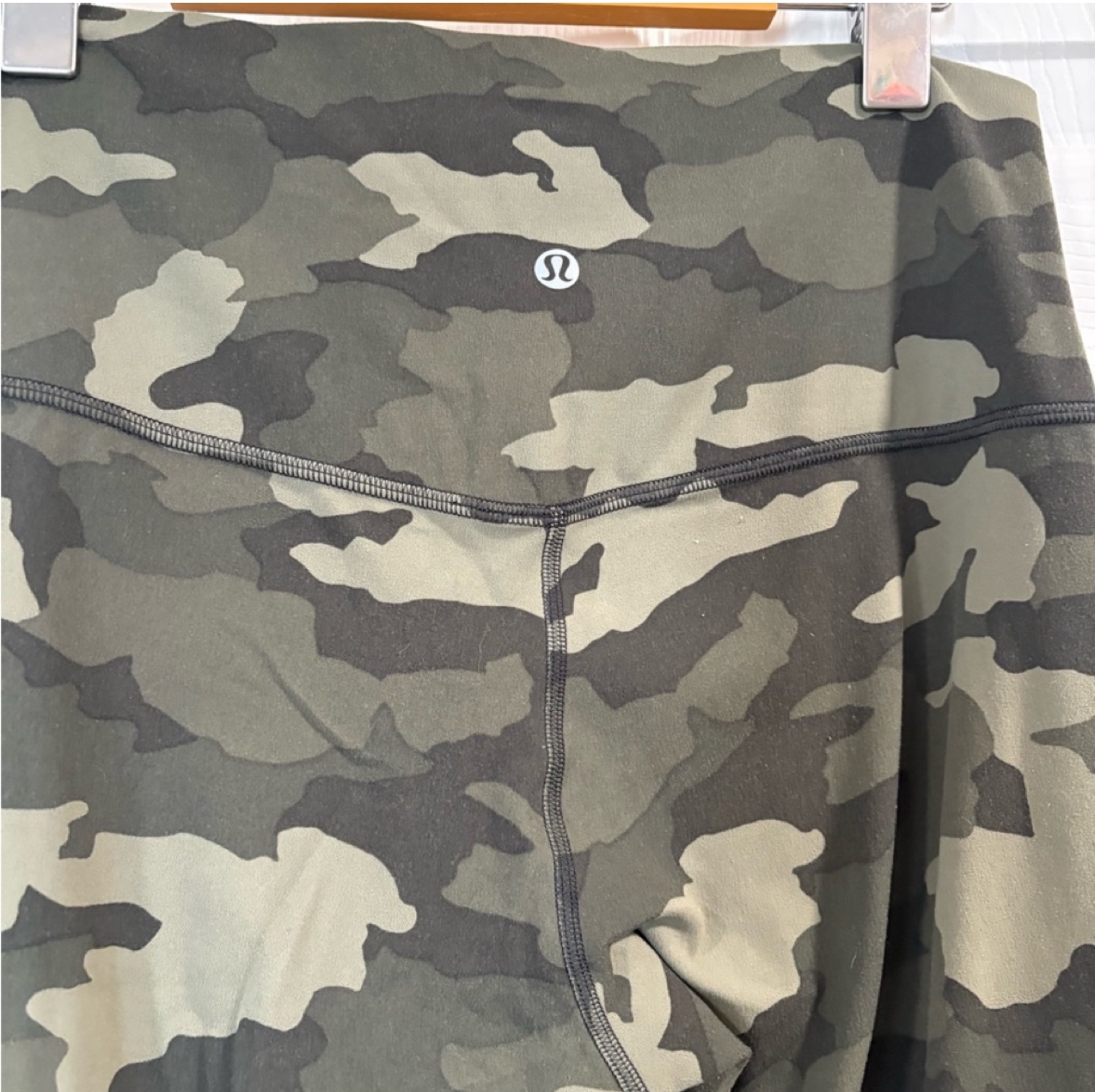 Lululemon Camo Leggings - Size 8 - photo 3